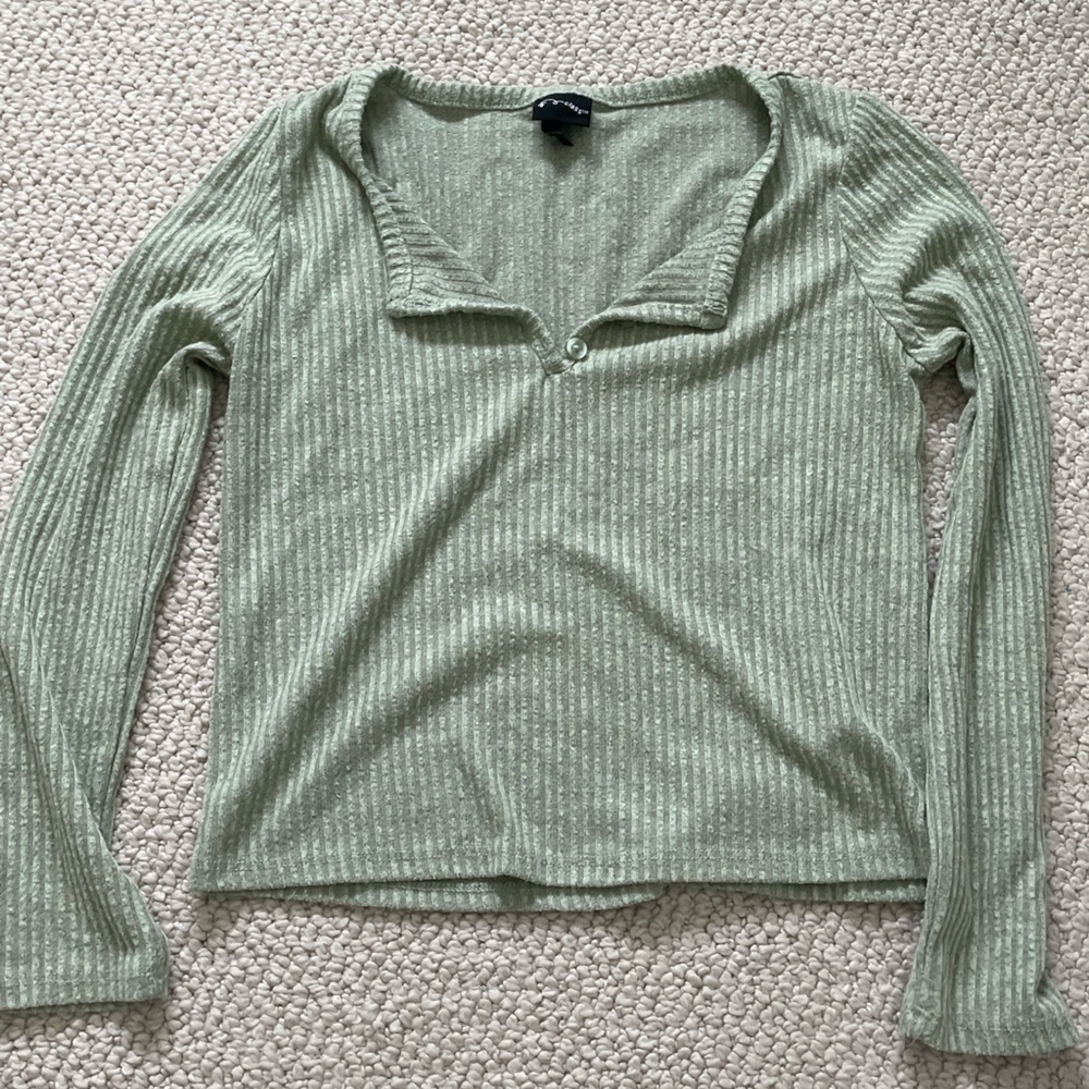 green quarter sleeve